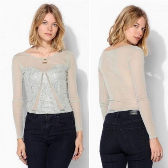 Kimchi Blue Urban Outfitters Sheer Lace Top - Picture 3 of 8